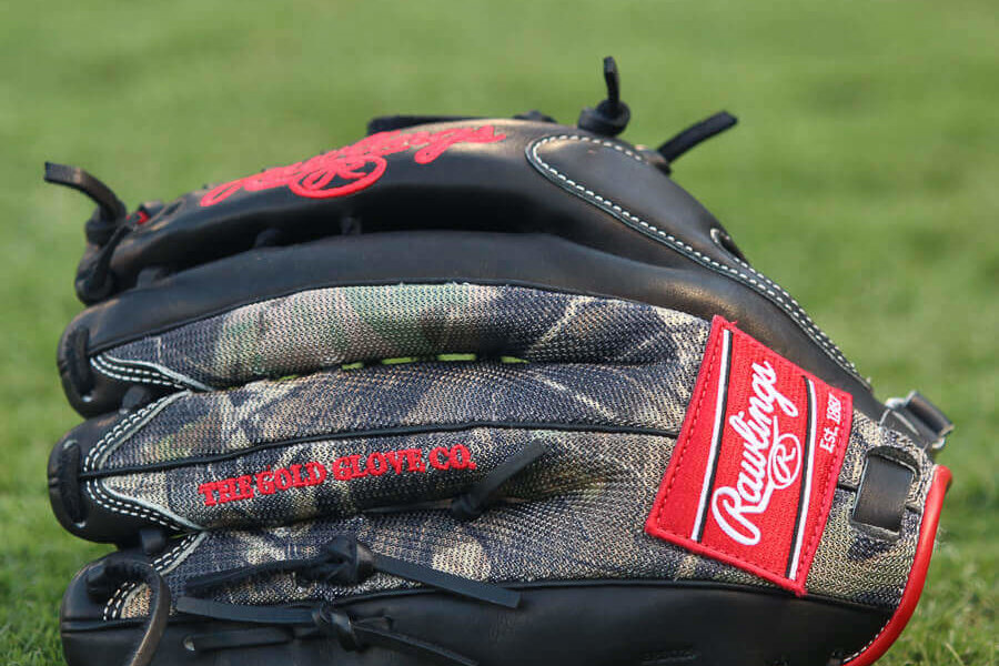 mike trout glove 2019