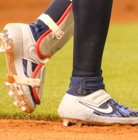 What Pros Wear: Nelson Cruz' Nike Alpha Huarache Elite 2 Mid Cleats - What  Pros Wear