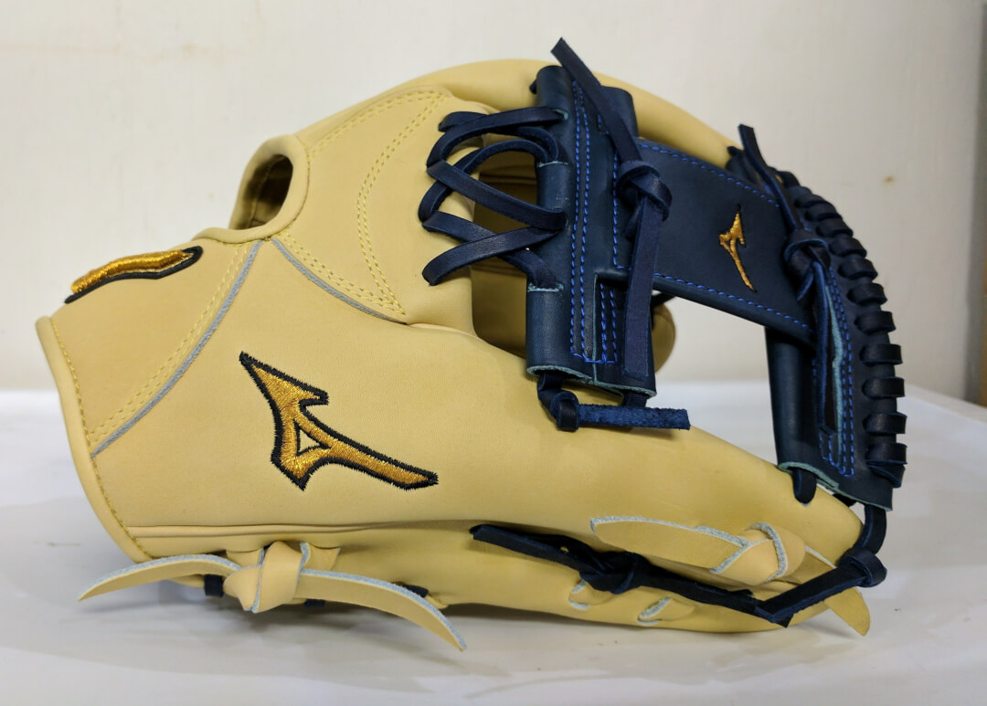 What Pros Wear Best Shortstop Gloves Top 4 Glove Patterns for