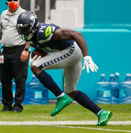 What Pros Wear: DK Metcalf's Nike Vapor Untouchable Pro 3 Cleats - What