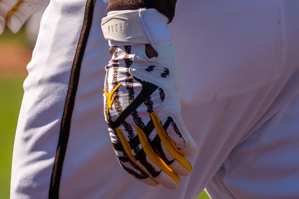 What Pros Wear: Exclusive: Manny Machado's New Jordan Cleats, Batting Gloves  and Rawlings 3B Glove - What Pros Wear