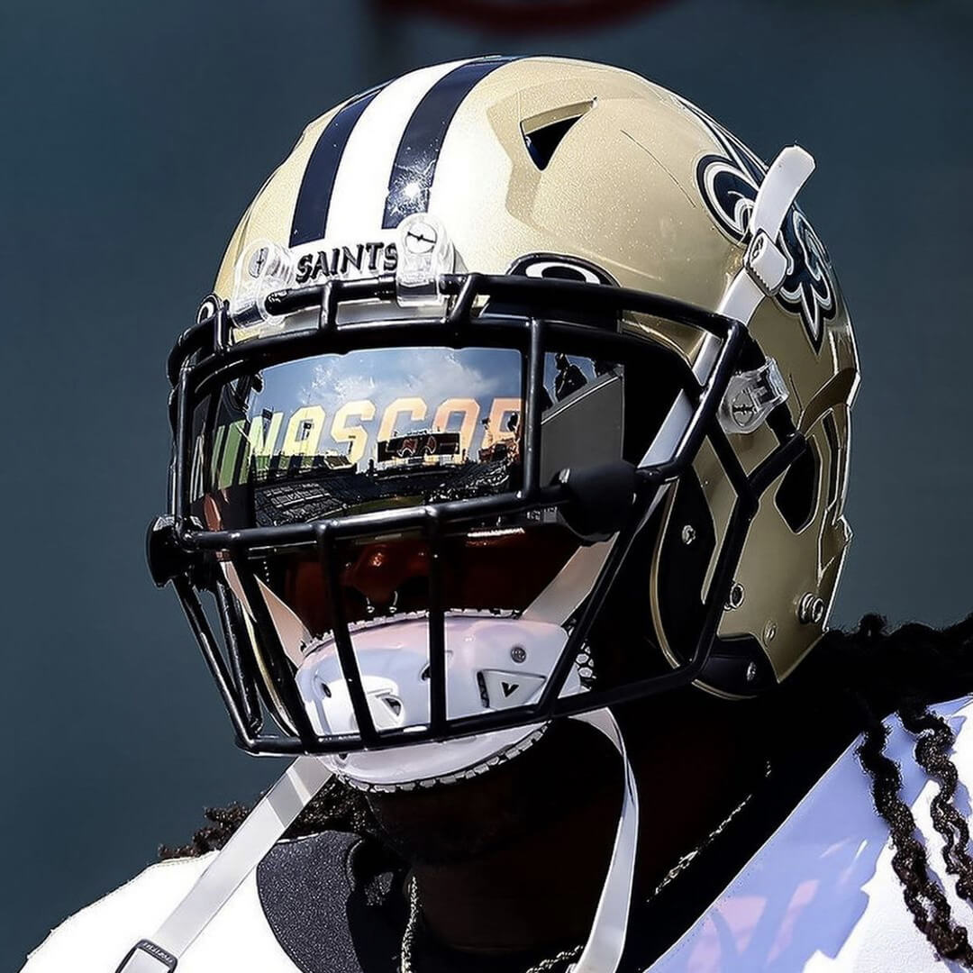 What Pros Wear: Alvin Kamara's Oakley 