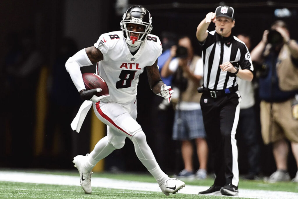 untouchable pro 3 cleats