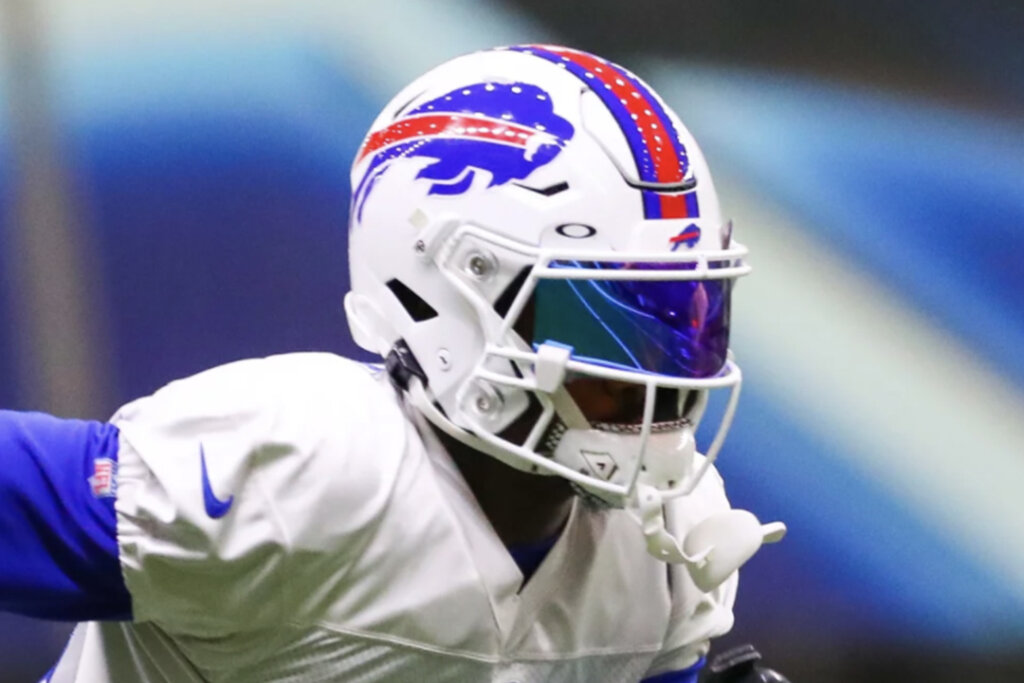 What Pros Wear Stefon Diggs' Oakley Blue Prizm Sapphire Visor What Pros Wear