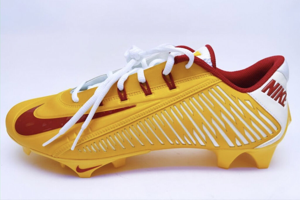 What Pros Wear: Kyler Murray's Nike Vapor Carbon "Protro" Cleats - What