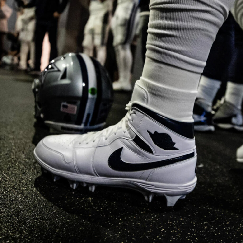 What Pros Wear: Dak Prescott's Jordan 1 