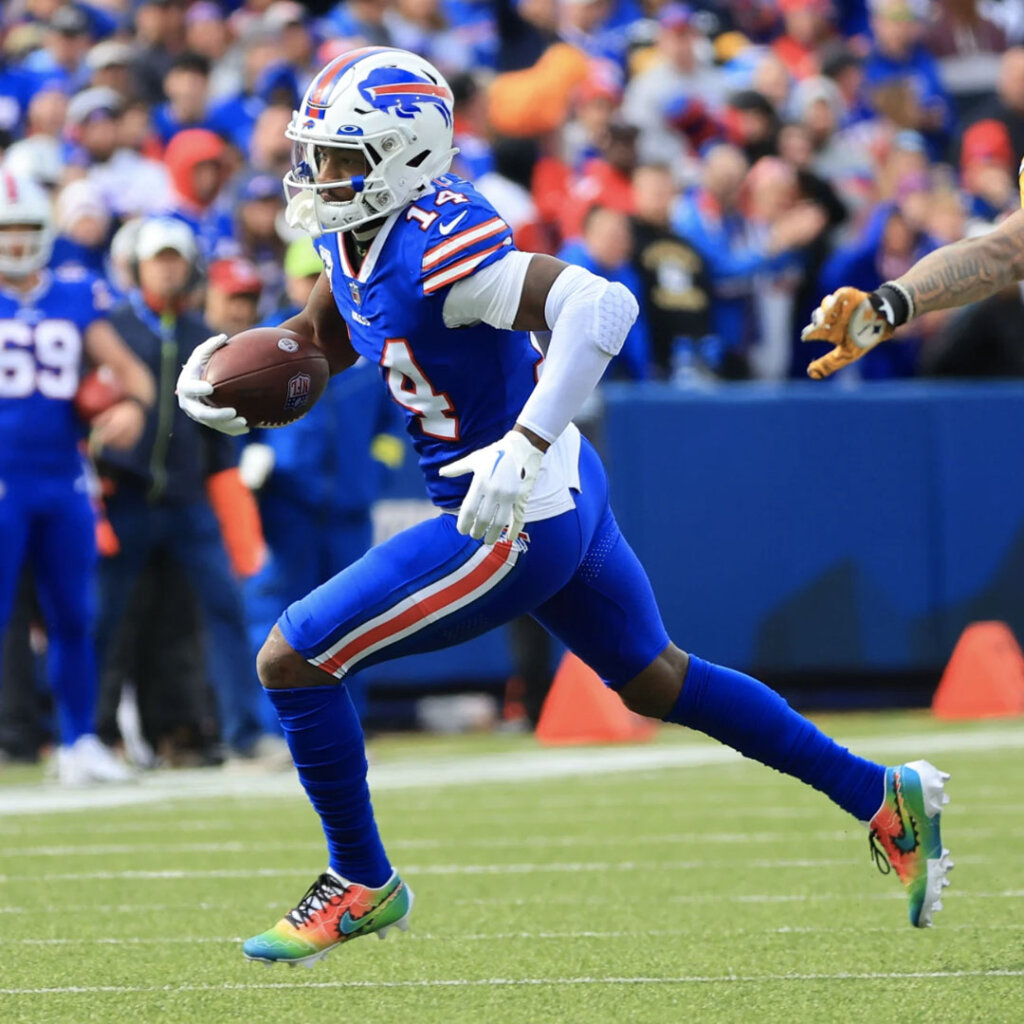 What Pros Wear Stefon Diggs' Jordan 1 "JBalvin" Cleats What Pros Wear