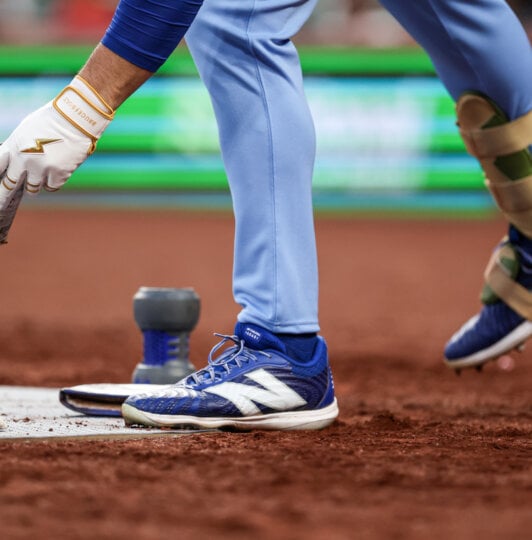 ナイキ スイングマン バッティンググローブ（アダム・ジョーンズモデル） What Pros Wear: Adam Jones' Nike Swingman Legend Cleats