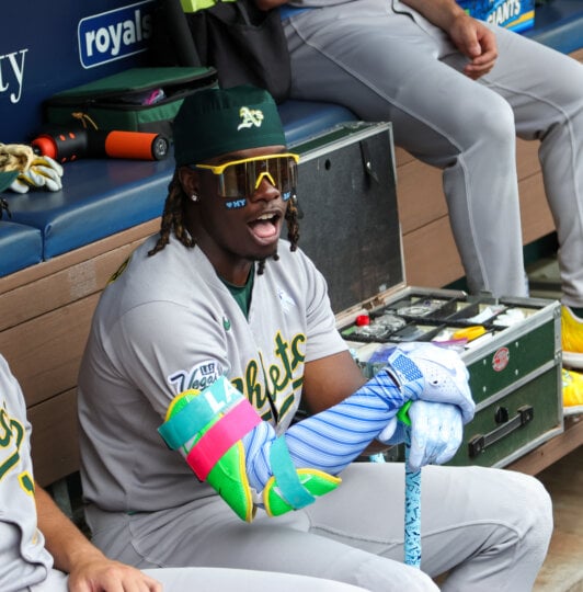 What Pros Wear: Adam Jones' Swingman Batting Gloves - What