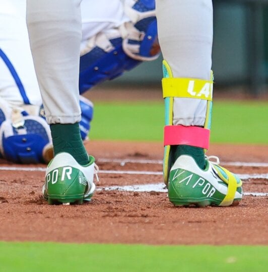 What Pros Wear: Adam Jones' Nike Swingman Legend Cleats